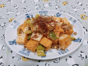 厚揚げとねぎのピリ辛麻辣醤炒め