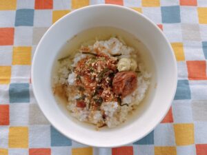 梅わさびトッピングのお茶漬け