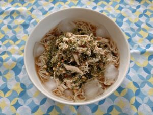 鶏ささみと梅のわさびそうめん